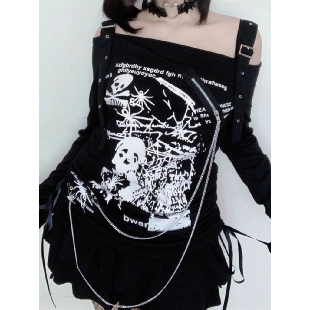 Atasan Gothic punk Y2K dengan T-shirt longgar serut lengan panjang bermotif off-the-shoulderDress