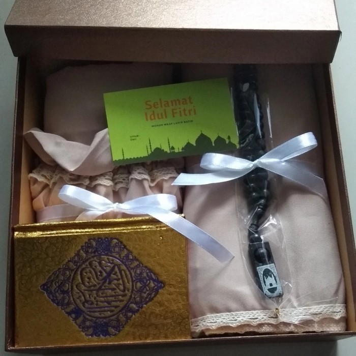 

Best Seller Hampers kado Gift Mukena Hadiah cewek gift Alat sholat Hantaran - Warna Lain, Mikabox