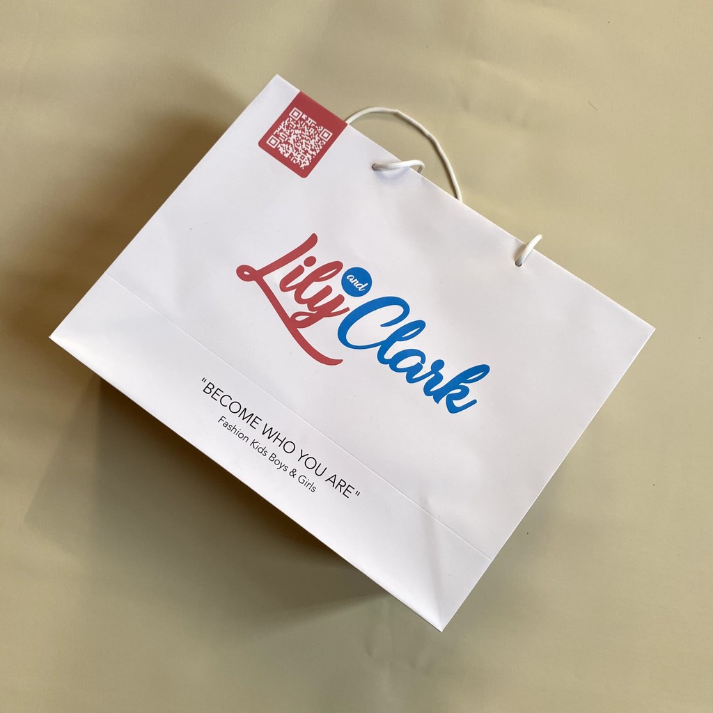 

PAPER BAG BESAR ONLINE LILY AND CLARK