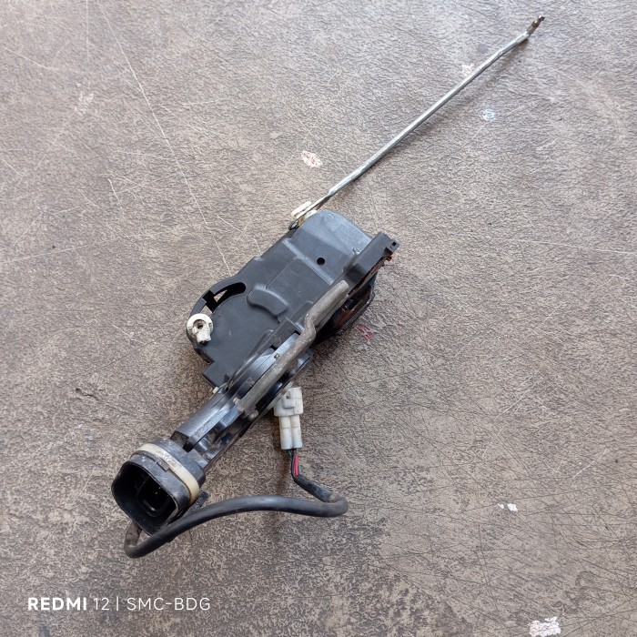 

Doorlock door lock + actuator pintu depan kanan/sopir Suzuki escudo 2.0 2.5 XL7 copotan