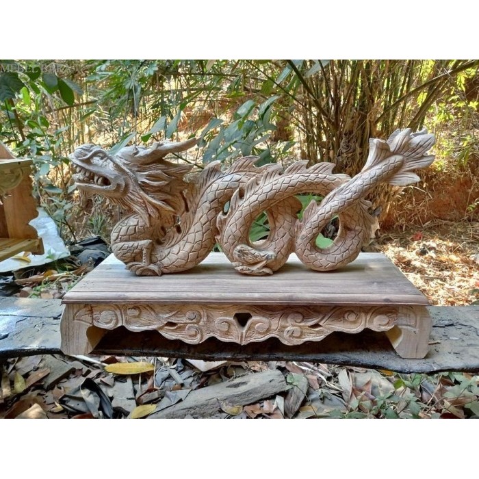 jagrak pedang bentuk naga utuh ukiran halus bk Keris sengkelat majapahit mataram kartosuro kartasura