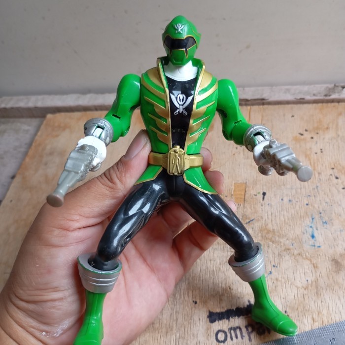 MAINAN figure action power Rangers pirates