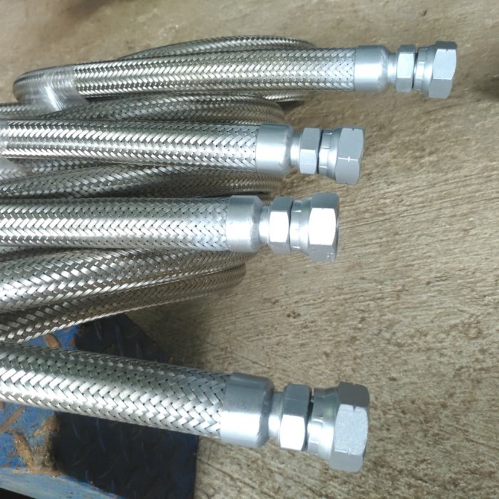 Selang Flexible Metal Hose Sus 304 1/2" X 30 Cm,C/w Water mur Sus 304