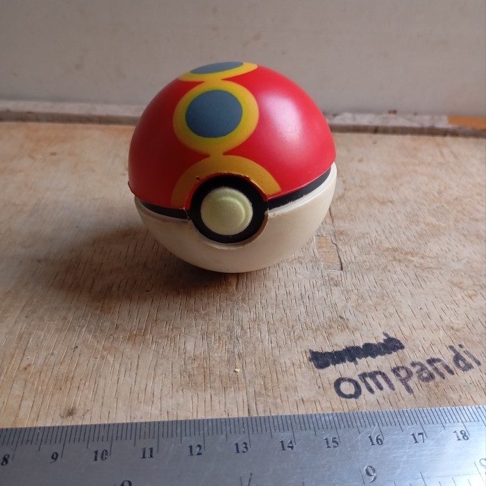 MAINAN mainan bola pokemon kode 01