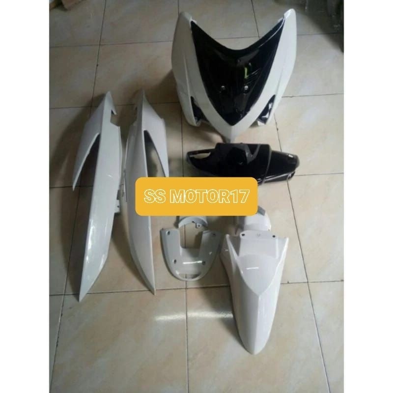 COVER BODY HALUS VARIO 110 KARBU PUTIH