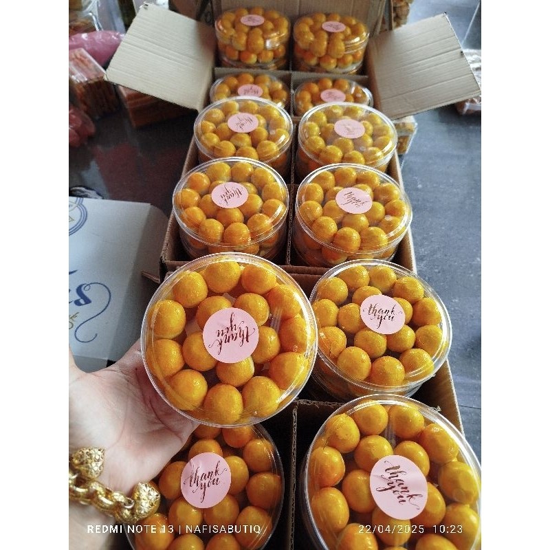 

nastar basah selle nanas 350 gram lembut, lembek, premium lumer,