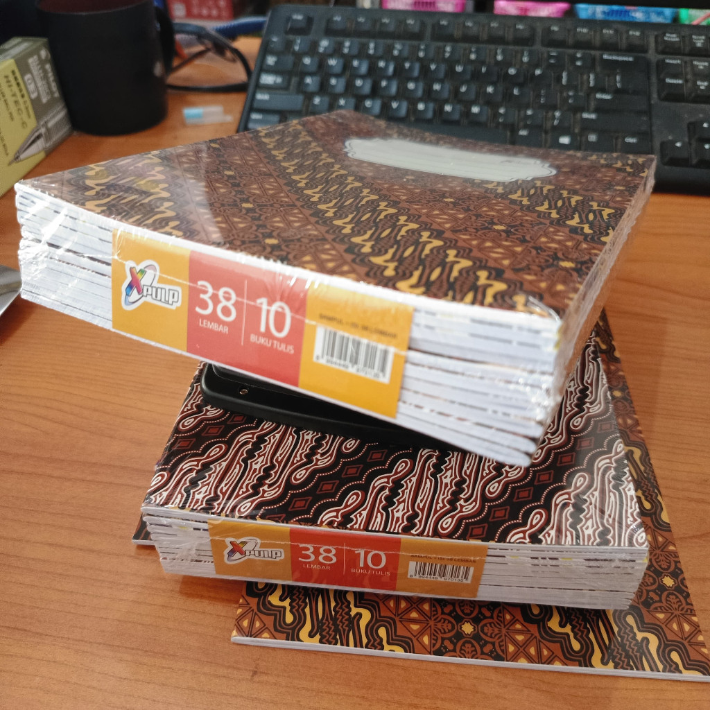 

HOT SALE (1 Pack=10 buku) Buku Tulis Batik XPulp 38 Lembar