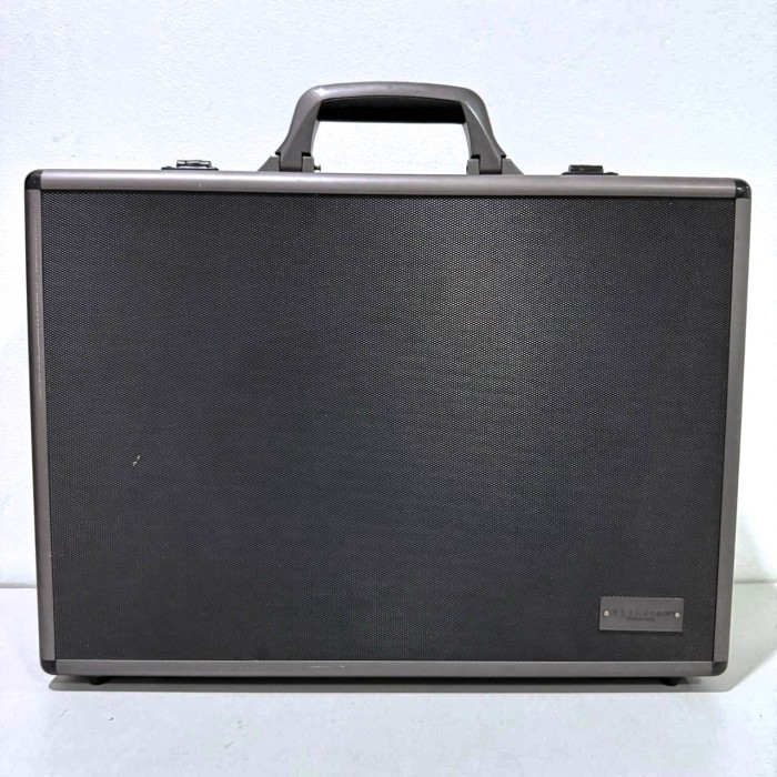 Tas laptop hardcase Kenneth Cole Reaction bentuk koper