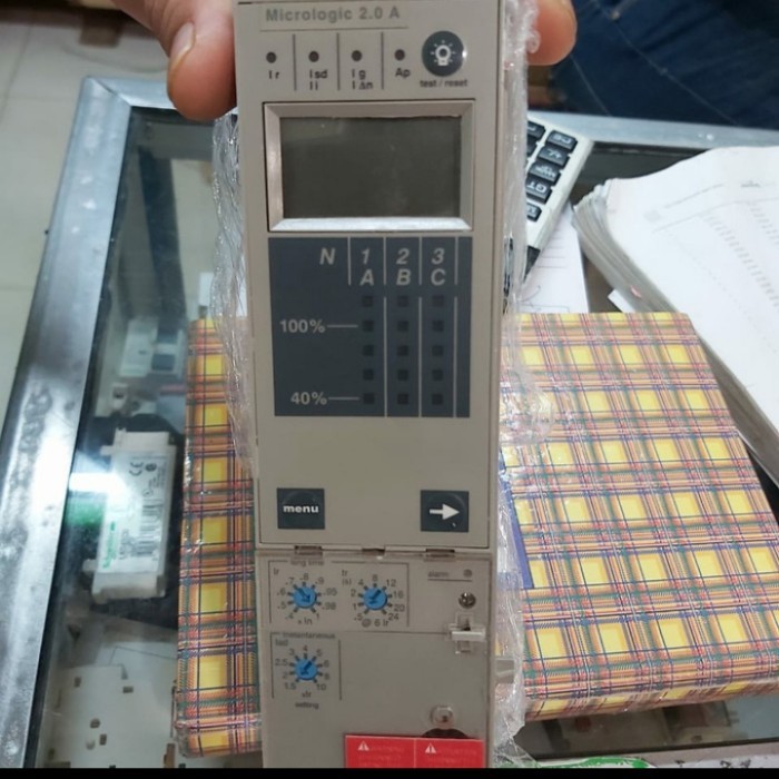 MICROLOGIC 2.0A SCHNEIDER BUAT acb