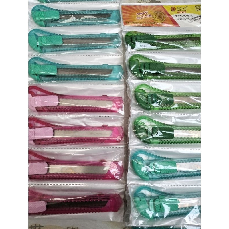 

Isco Cutter Pemotong Pisau Besar Transparant Per Pcs L-150