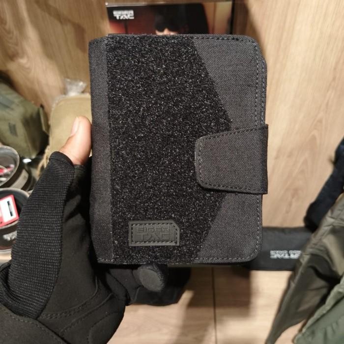 

DOMPET TAC BRAVO PASSPORT WALLET - BLACK