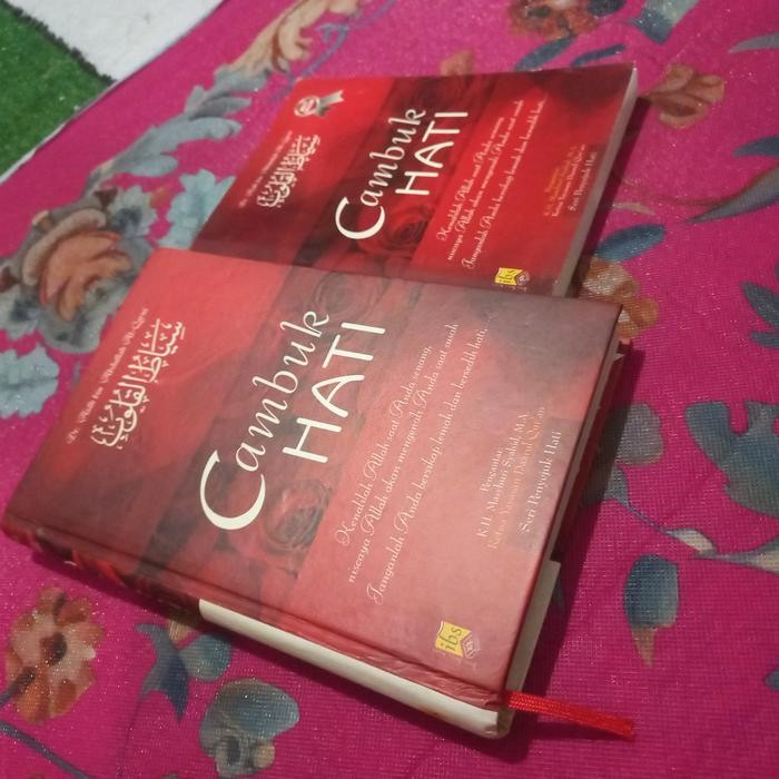 Buku Cambuk Hati Dr Aidh bin Abdullah al Qarni 2 buku