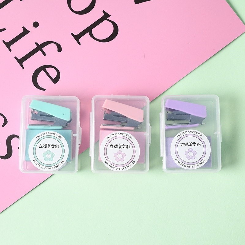 

LPL Mini Stapler Set Macaron Color Staples Mini Ukuran Kecil Unik Kemasan Box Lucu Free Isi Warna Pastel Perlengkapan Kantor