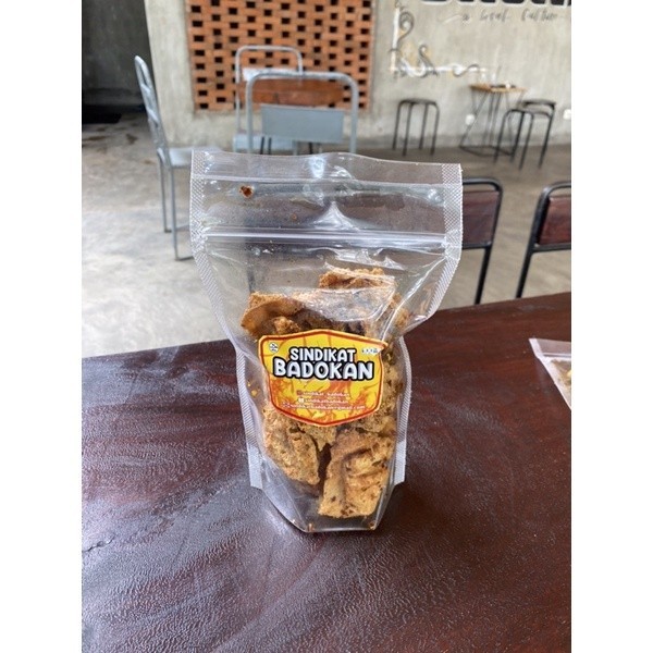 

kripik free ongkir 100Gram kripik tahu pedas daun jeruk jamin nagihh gurih