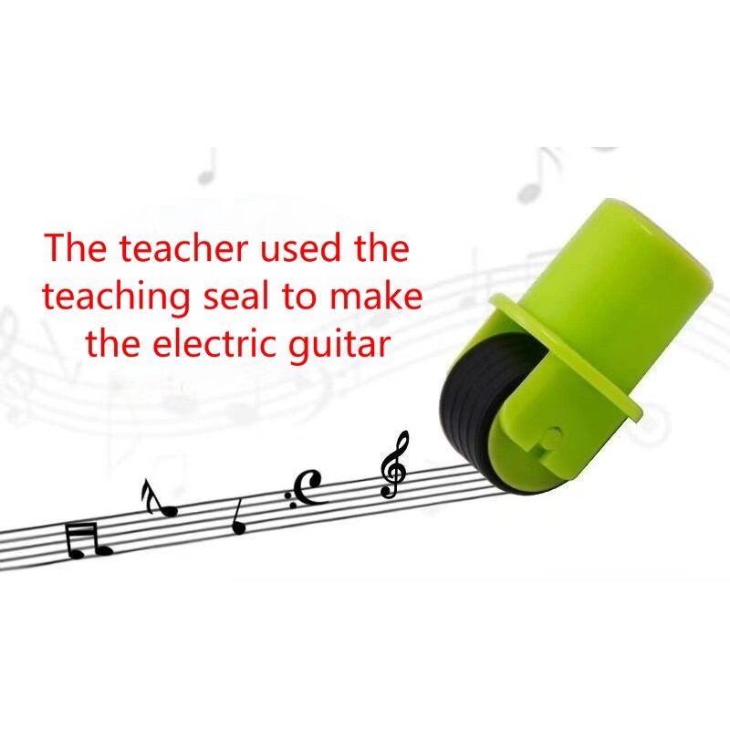 

The teacher uses the teaching stamp to make the score of the classical folk music with the electric guitar piano