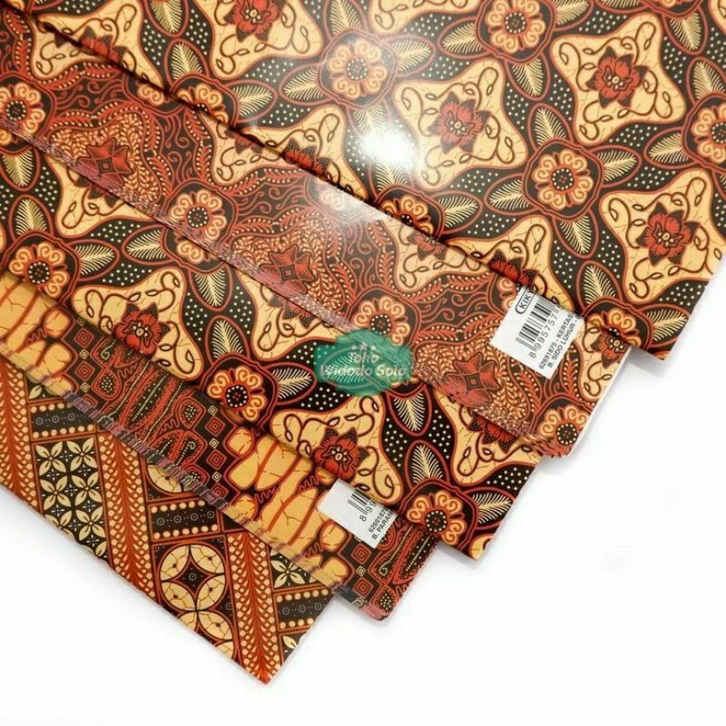

Kertas kado motif batik random