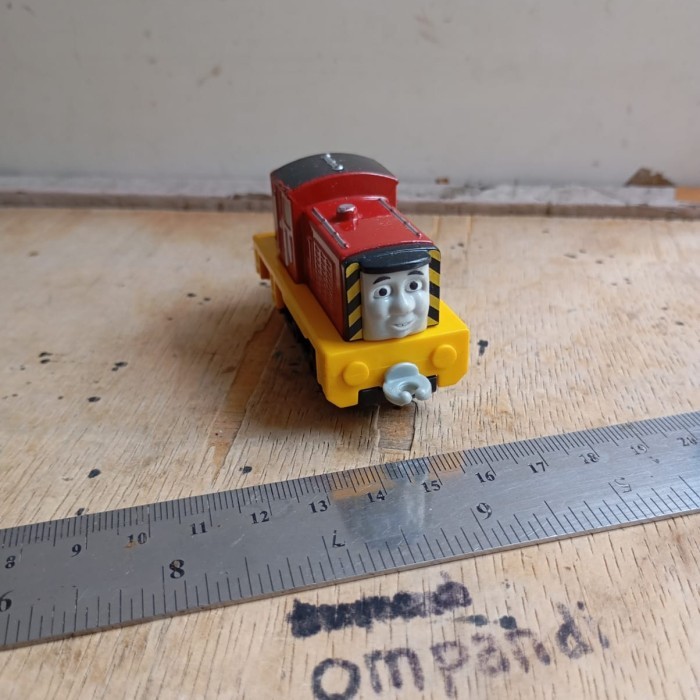 MAINAN diecast kereta Thomas salty