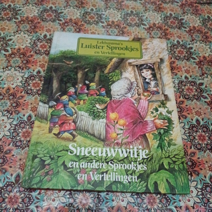 Cerita import Lawas - Sneeuwwitje en andere sprookjes en vertellingen