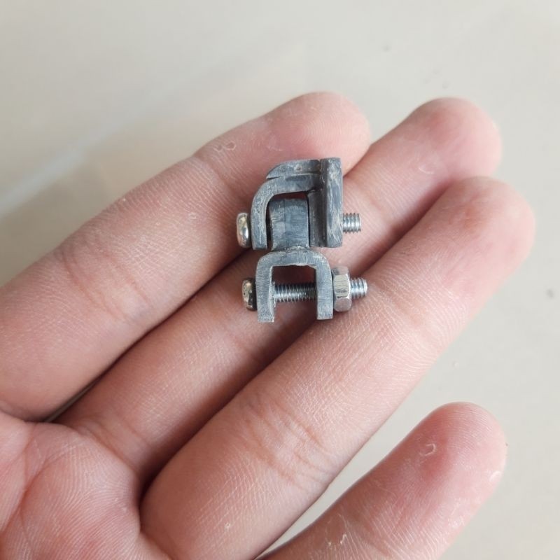 breket Pangkon Dudukan Per daun Miniatur truk oleng