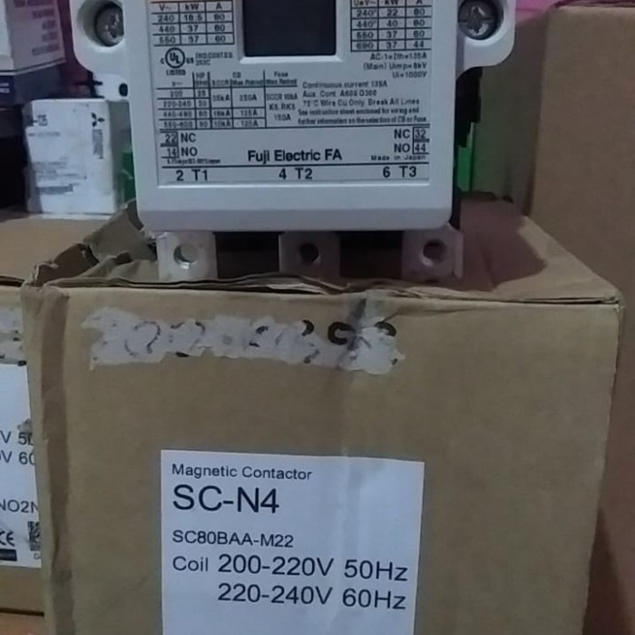 kontaktor/contactor fuji scn4 3phase 220v