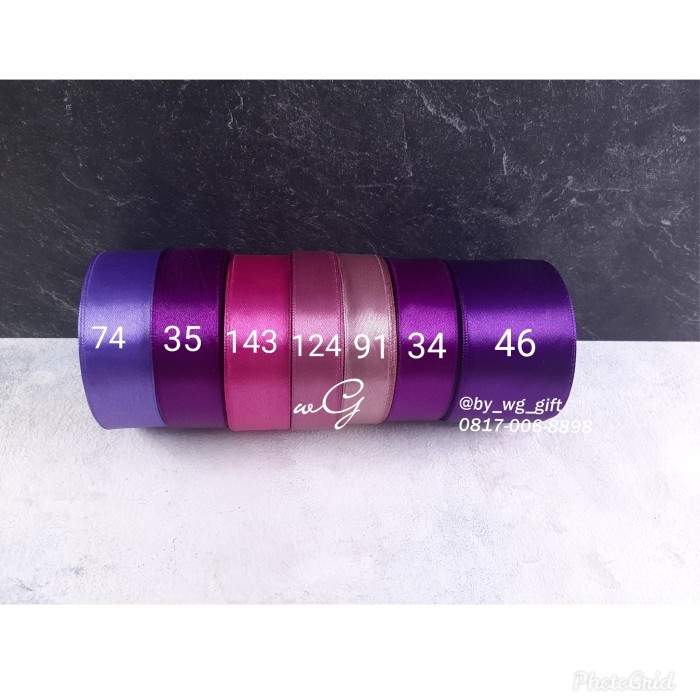 

Pita Satin - Polos ; Mix Colour M ;Mix Size; Panjang 20 yards