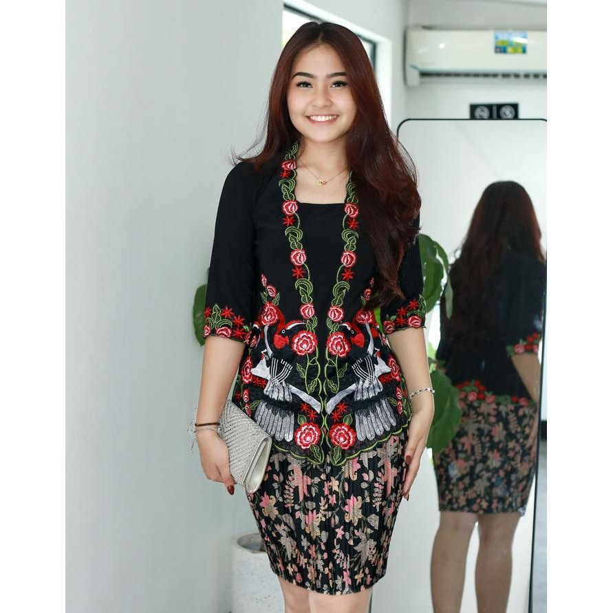 

Kebaya Bordir Kutubaru Melar Getah - Jersey Premium Impor Korea - Panjang, Baju Baju Atasan Stretch hijau botol Dress Kerah Wanita Pendek Navy kebaya graduation batik - Hijau botol, M