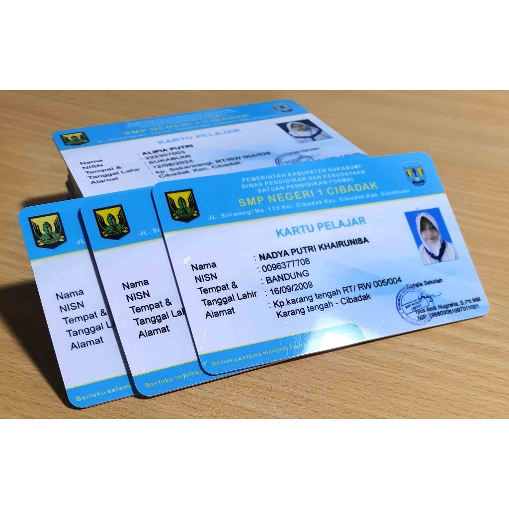 

Cet4k Id c4rd Bahan Pvc, k4rtu Member p4ke Poto dan b4rcode desain custome, n4me tag