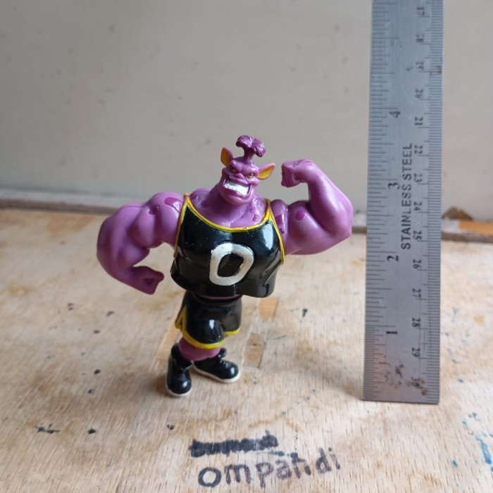 MAINAN figure kartun monster space jam kode 01