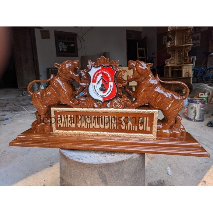 PAPAN NAMA / PAPAN NAMA KAYU UKIR / PAPAN NAMA MEJA KERJA UKIR HEWAN