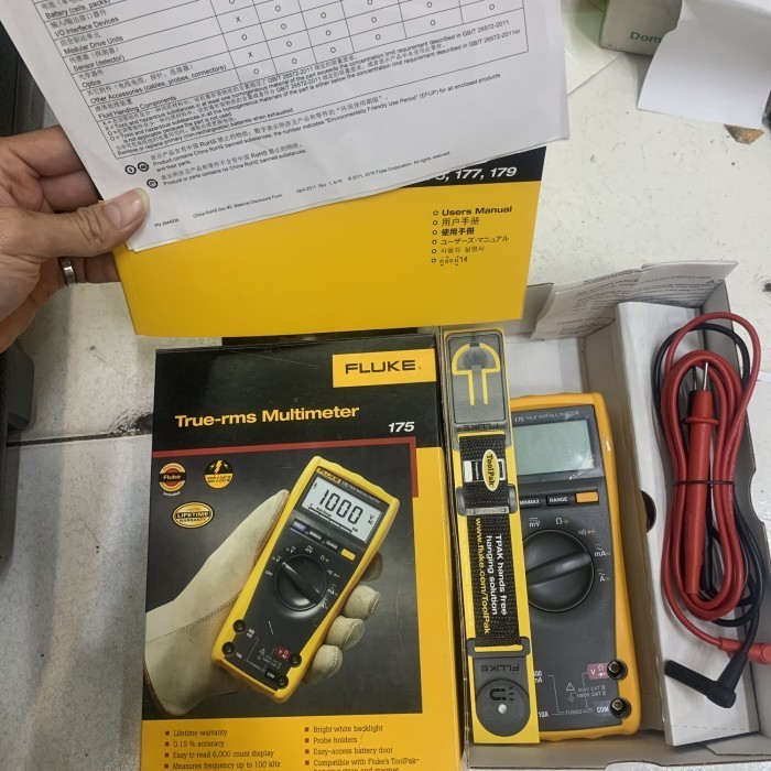FLUKE 175 True-RMS Digital multimeter