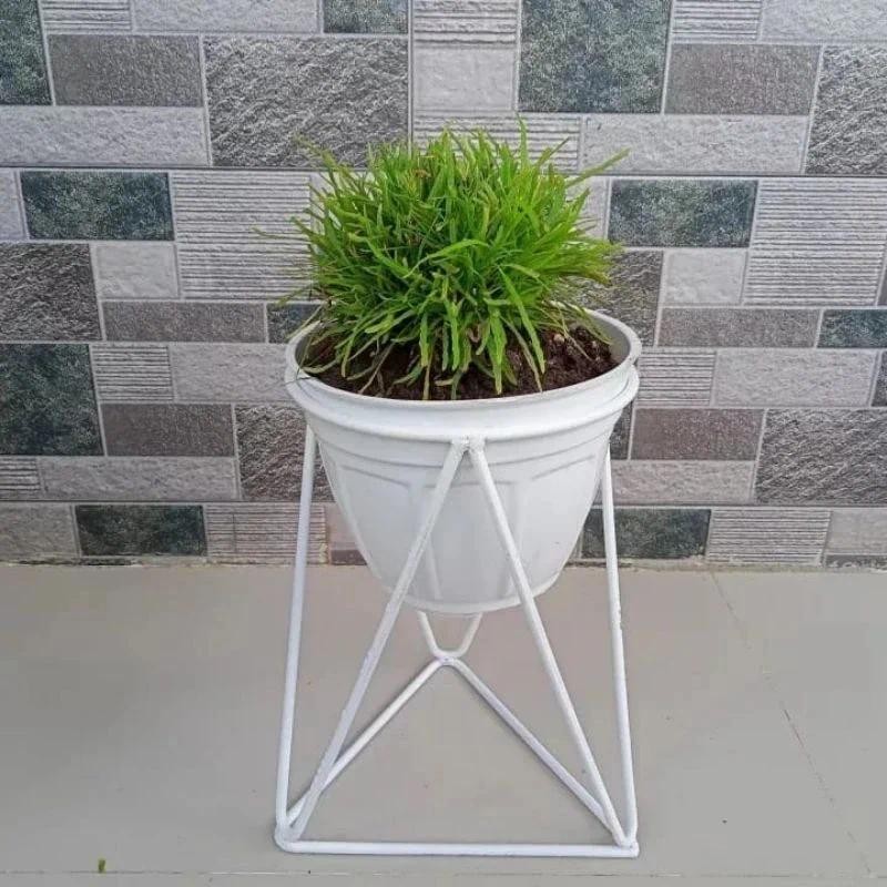 standing pot bunga besi alas segitiga / standing pot bunga