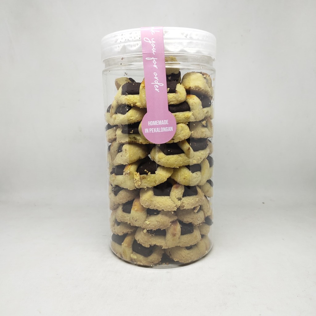 

AIRA KUE SEPATU -+750GR