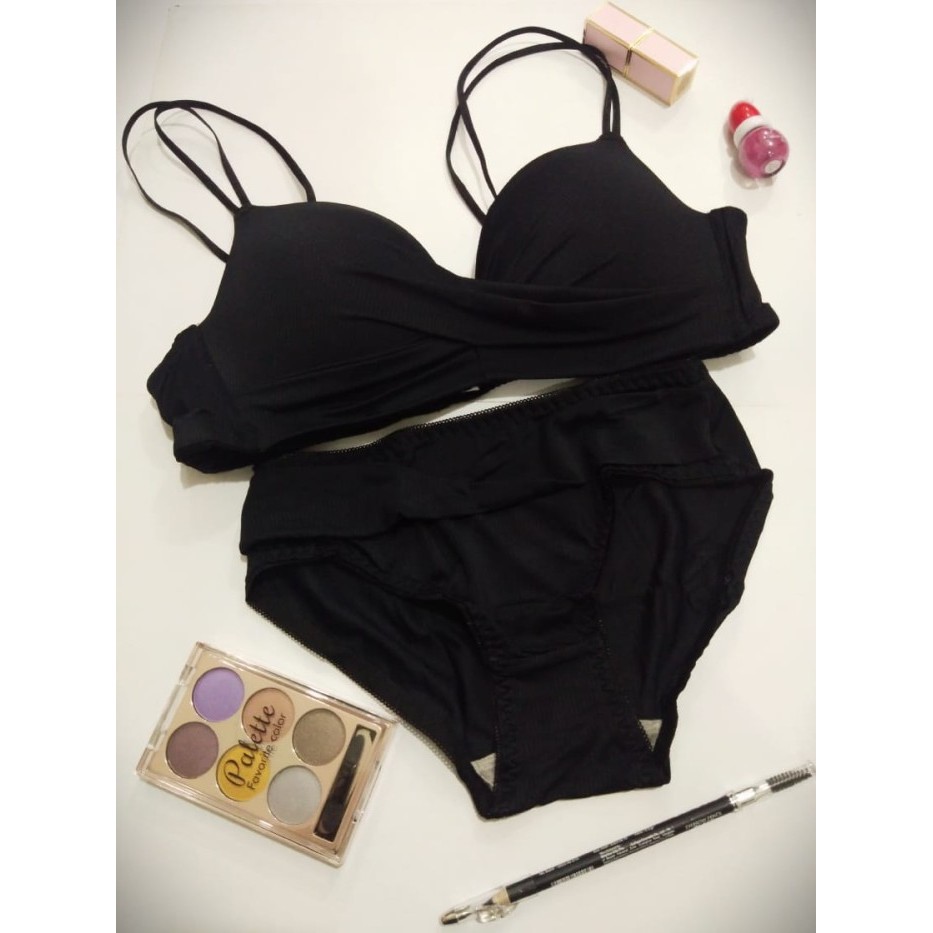 (BH + CD) Bra Set dan Celana Dalam Molala 096638 32AB-38AB Tanpa Kawat - Hitam, 32