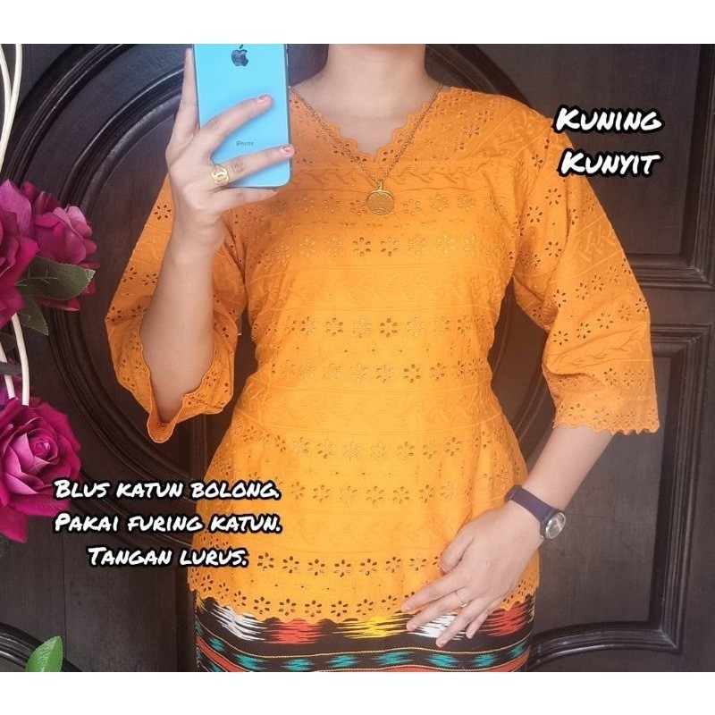 ST  MF BLUS KATUN BOLONG PUTIH HITAM