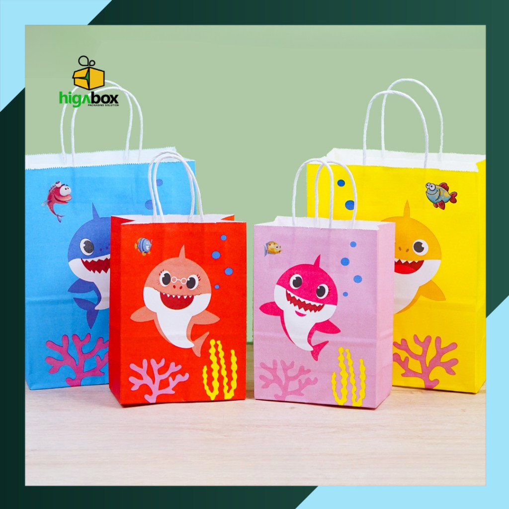 

Paper Bag Kantong Kertas Motif Baby Shark / Goodie Bag Kraft Hampers Souvenir Ulang Tahun Anak I AK02K2 - AK03K2
