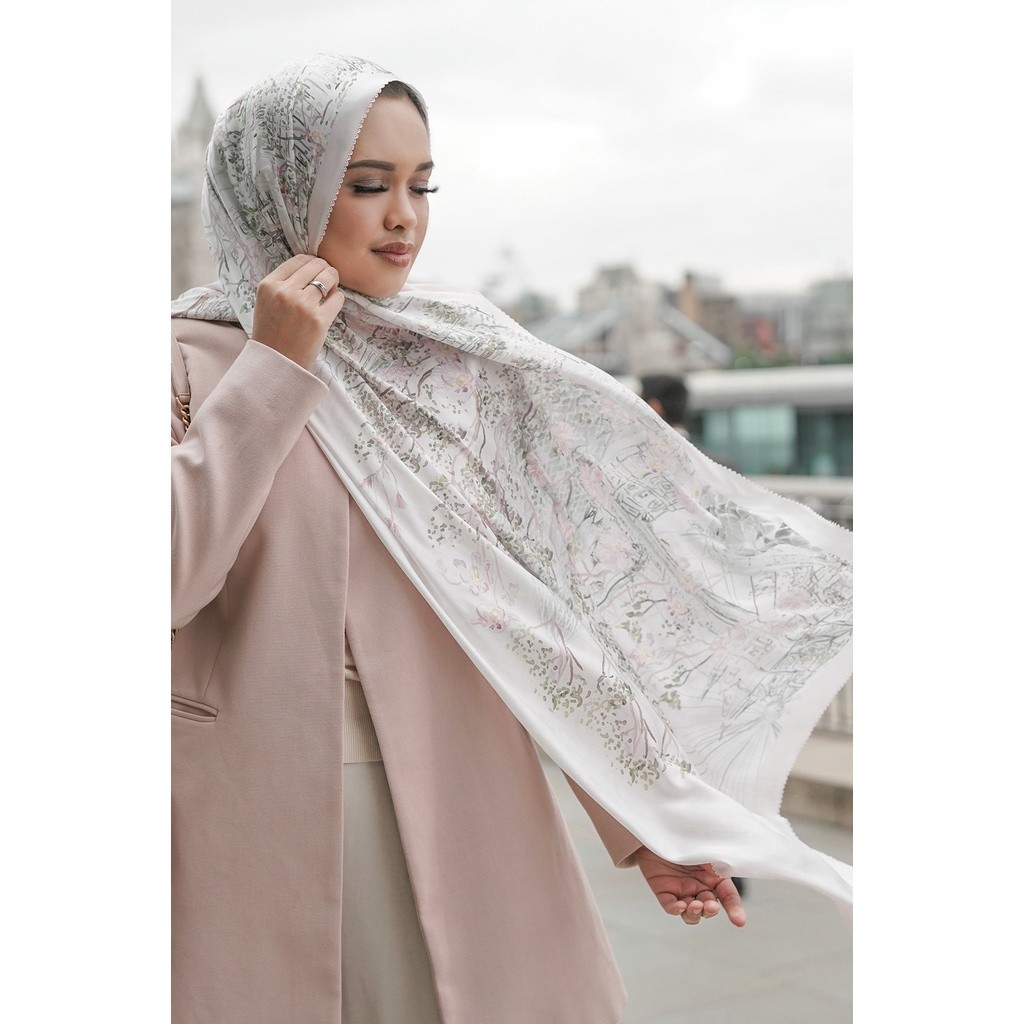 Buttonscarves The British Satin Shawl - White