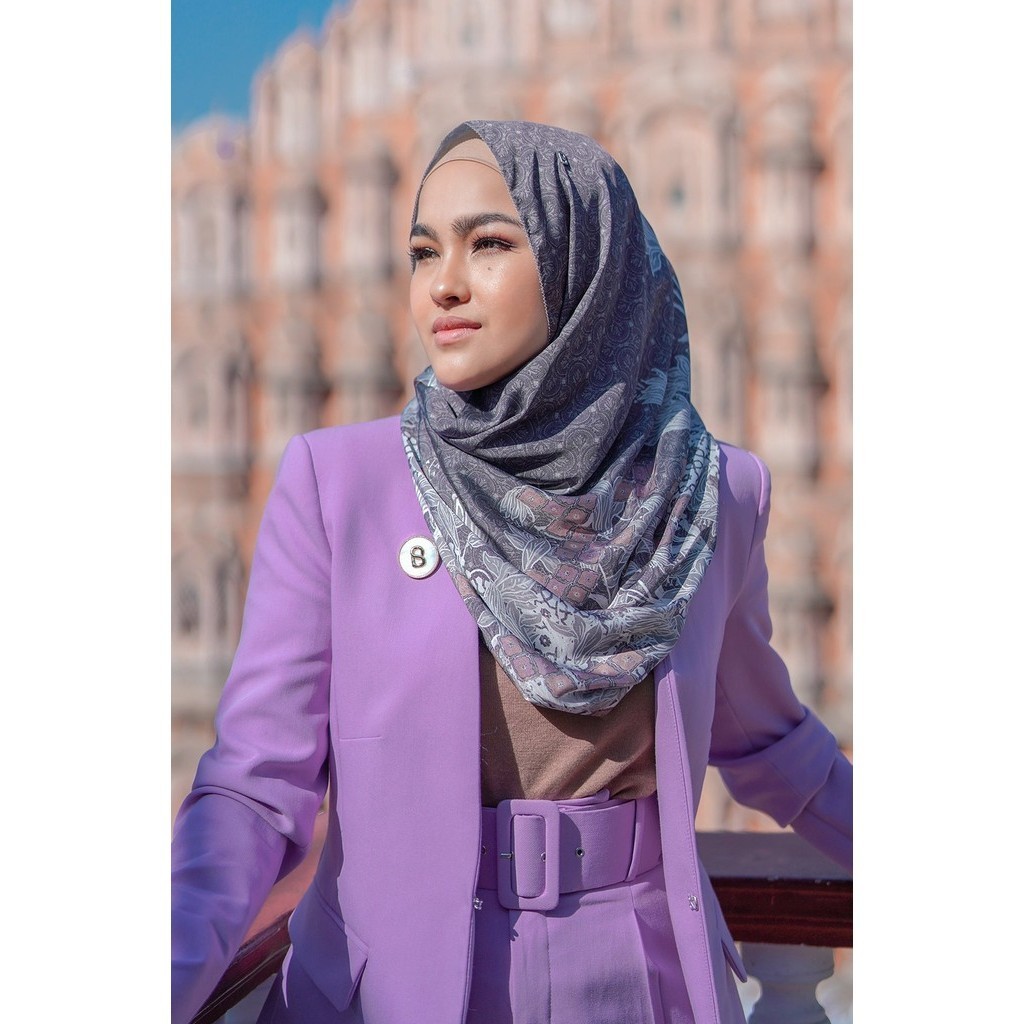 Buttonscarves Maharani Series/Twistant/Bhura