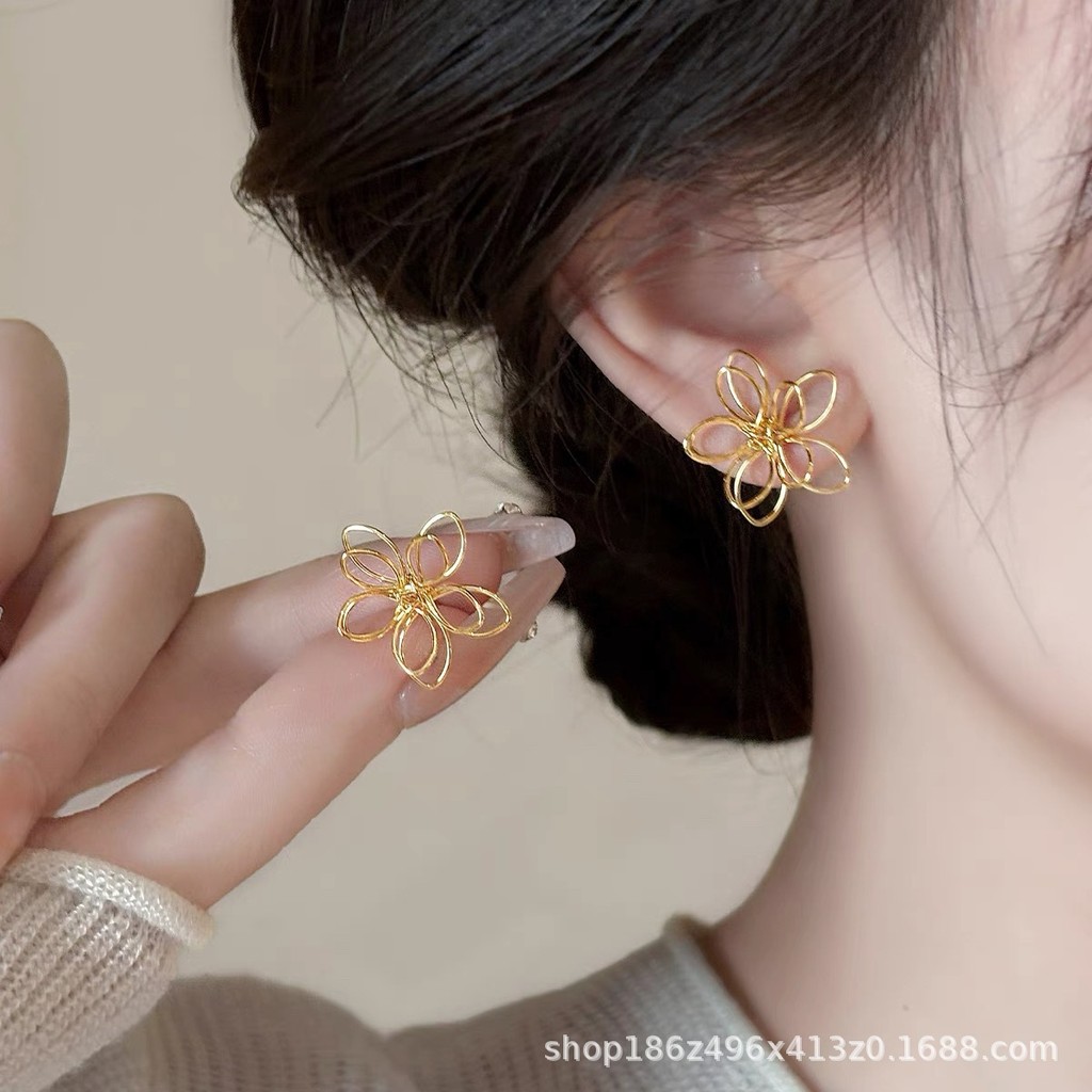 Anting Stud Bunga Lucu Wanita Gaya Bohemian Emas
