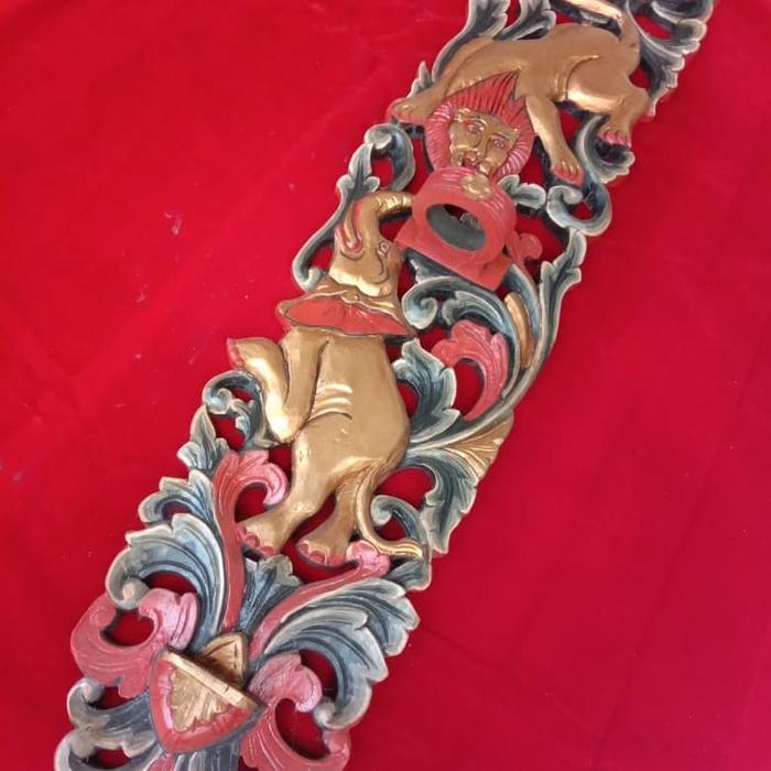 Blawong Tempat tombak Bermotif