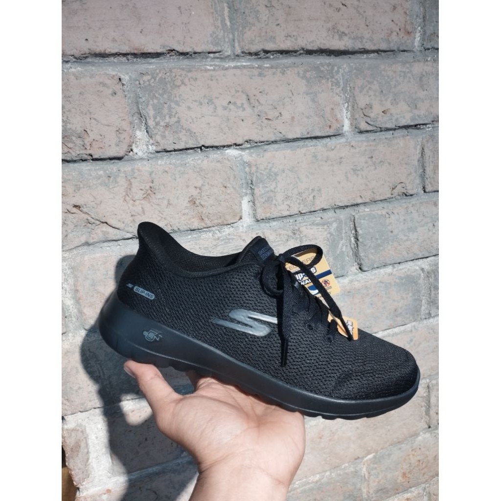 SEPATU SKECHERS GO WALK JOY WOMEN-SKE125718BBK/WHT