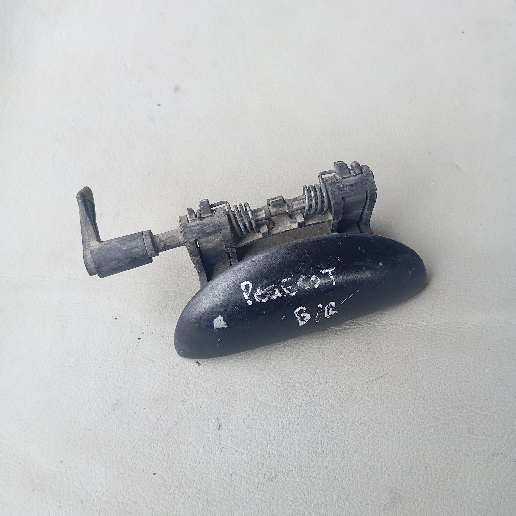 Handle pintu belakang kanan peugeot 206