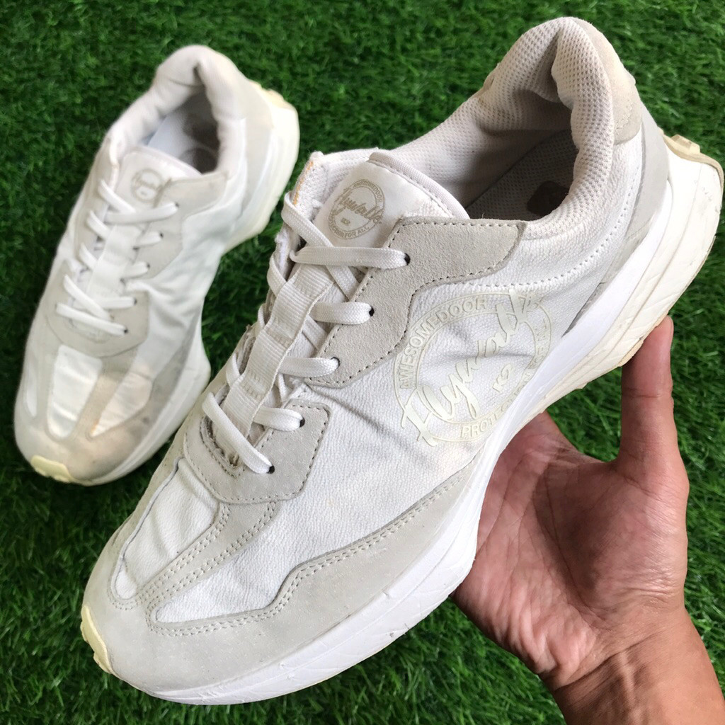 Sepatu Gunung K2 Flywalk Full White ukuran 42,5 sneakers Tangan Ke-2