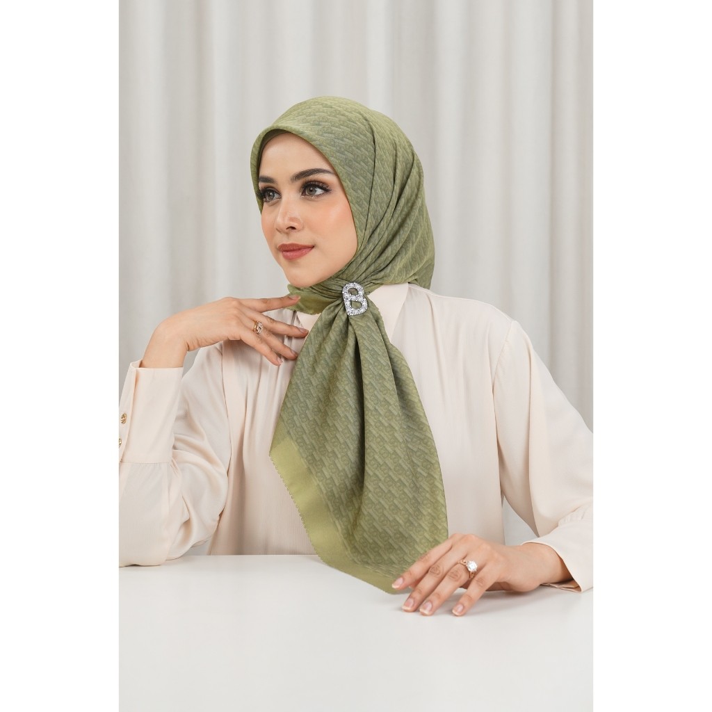 Buttonscarves Leena Monogram Square