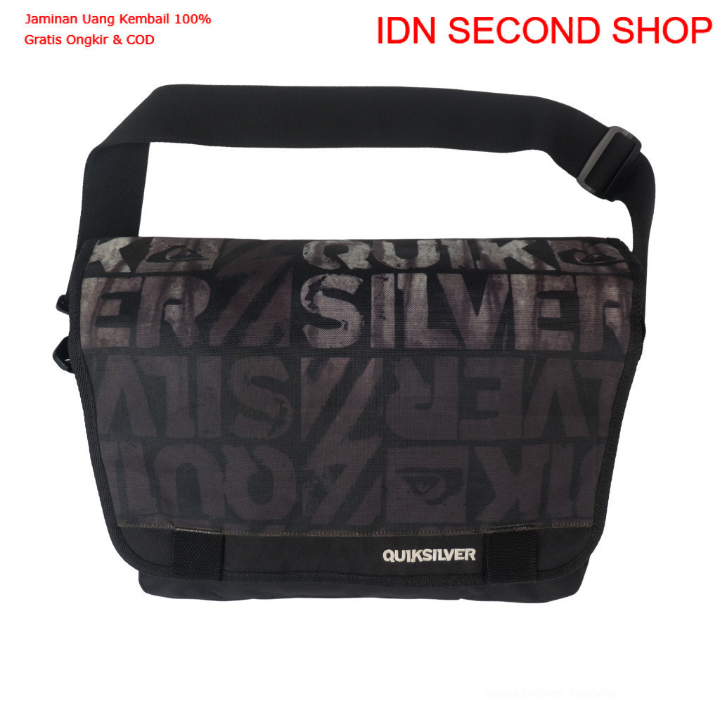 Quiksilver 'Tocador' Black Messenger Bag with Laptop Sleeve - Preloved