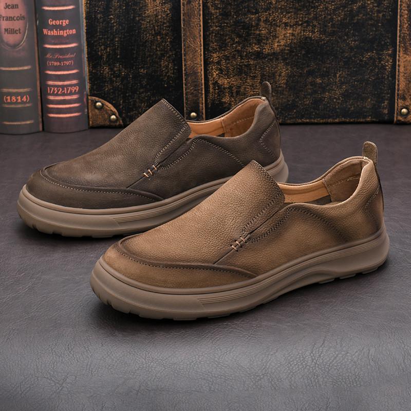 Sepatu Pria 2025  Baru Ringan Serbaguna Sol Lembut Sepatu Olahraga Kulit Sepatu Kasual Kulit Asli Pr