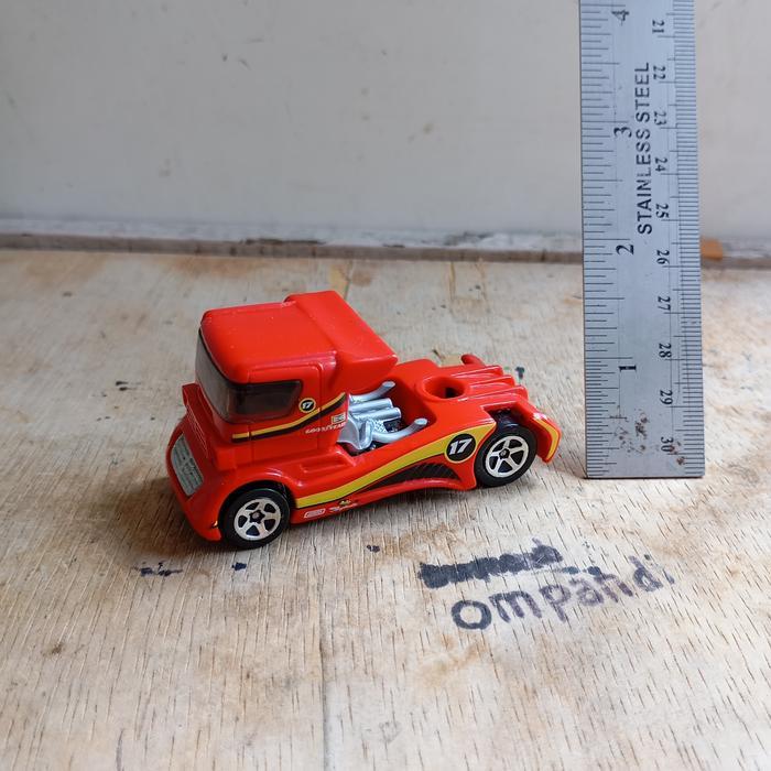 hot wheels truck semi fast diecast GG99