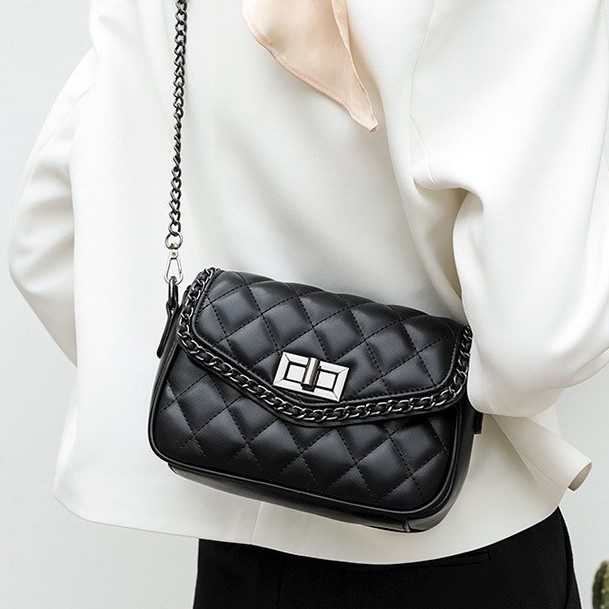 Tas Wanita Kecil Gaya Chanel Tas Quilted Tas Rantai Baru Tas Fashionable Selempang Kecil Persegi