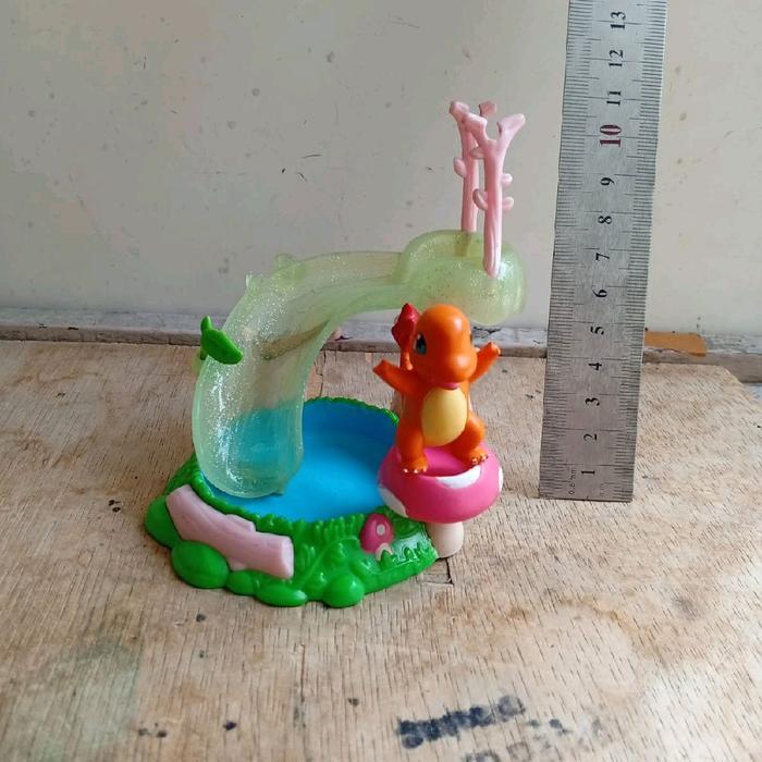 figure pokemon Charmander dan diorama GG99