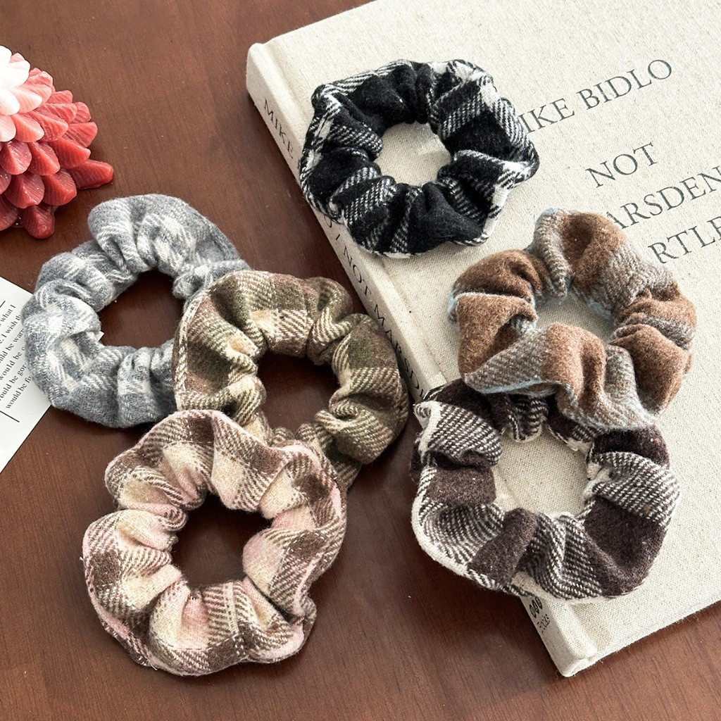 Ikat Rambut Wanita Korean Scrunchie Kain Motif Kotak Kotak Flanel Fashion Aksesoris