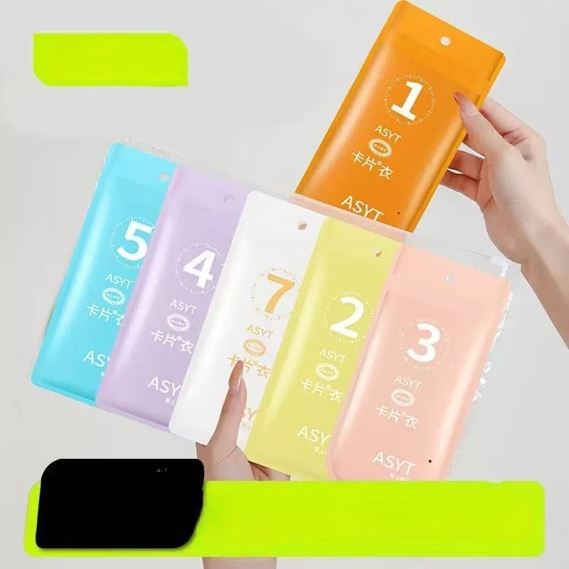 JAS HUJAN SEKALI PAKAI PORTABEL JAS LIPAT MR DIY / DISPOSABLE RAINCOAT PORTABLE - PRETTY STRAWBERRY